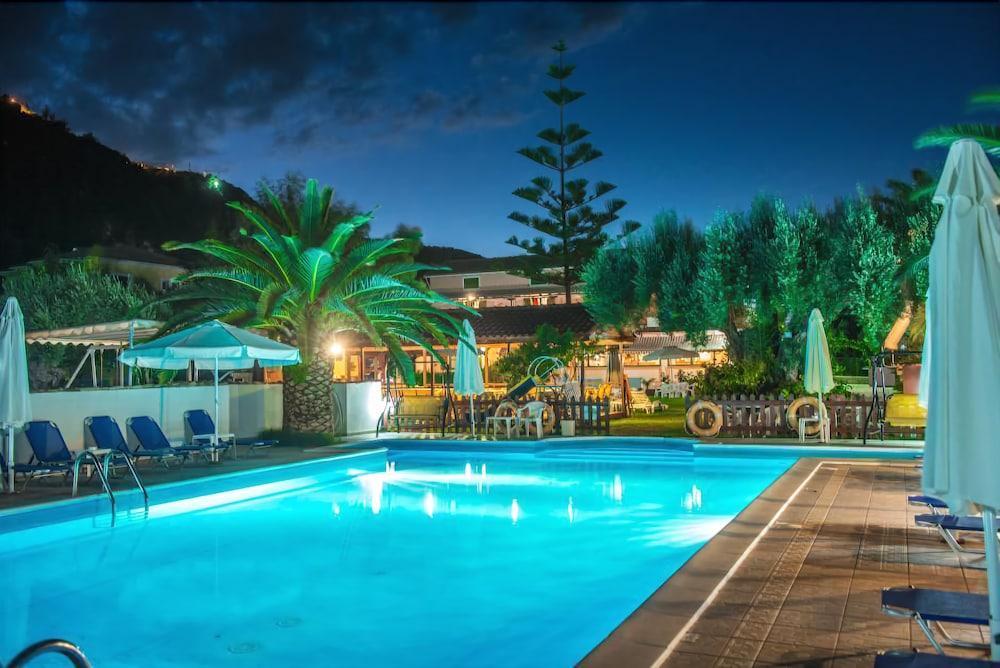 Alexaria Holidays Apartments Frinion ภายนอก รูปภาพ