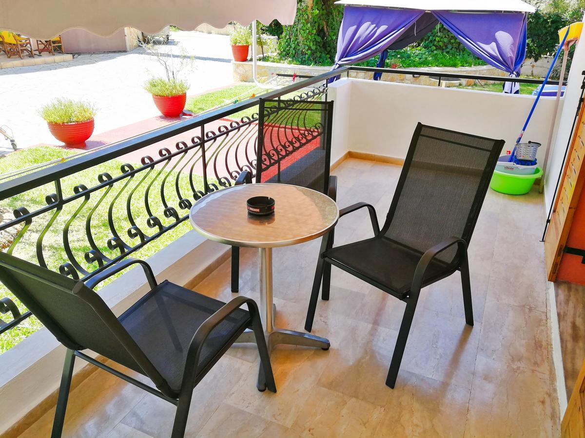 Alexaria Holidays Apartments Frinion ภายนอก รูปภาพ